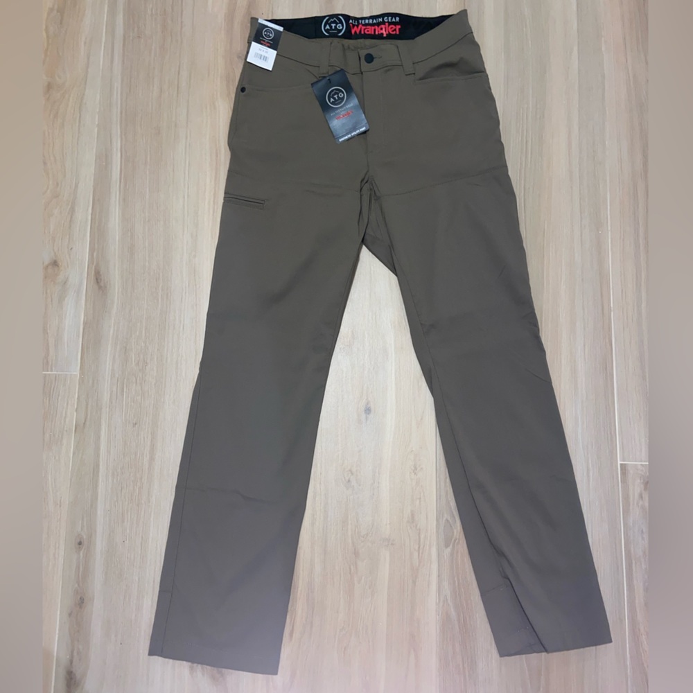 NEW WITH TAGS Wrangler Men’s All Terrain Gear Synthetic Utility Pant